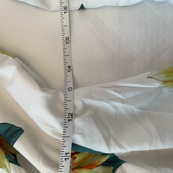 Peasant Dress in Size Large with yellow sunflowers 🌻 over a white background. - Picture 8 of 10